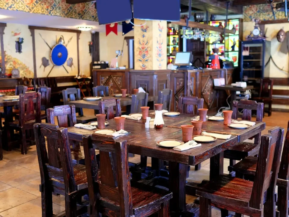 restauracja w średniowiecznym stylu